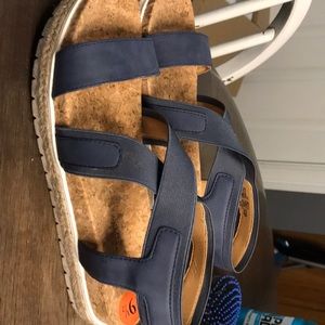 Adrienne vittadini sport sandal